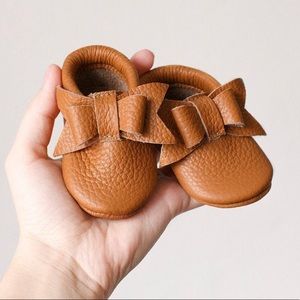 Leather Baby Bow Moccasins